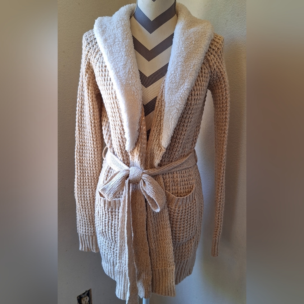 Fleece Knit sweater, EUC